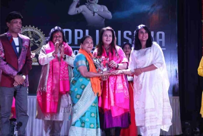 Poonam Dhillon, Sunil Pal, Vaibhav Joshi, Natraj Gopikrishna Parampara Samman, Kirron Sharma, Bollywood Awards, Entertainment News, Kathak Guru, Mumbai 2025